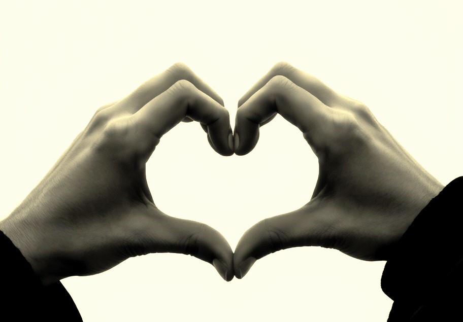 Quelle image signifie «I love you»?