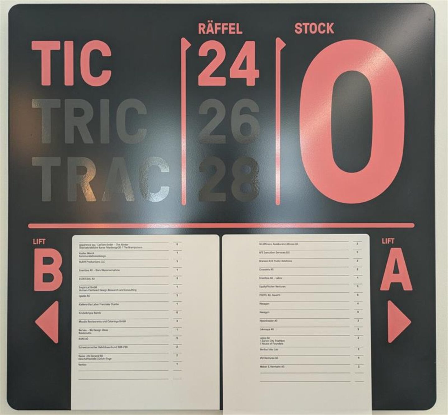 Beschriftung Eingang Gebäude Bind Tic